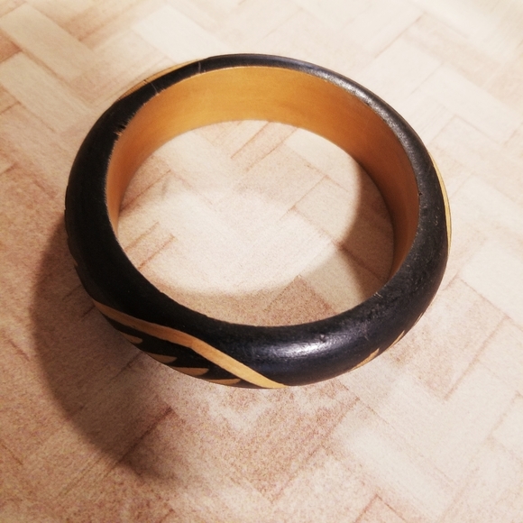 Wooden Carved Bangle Bracelet - Picture 6 of 6